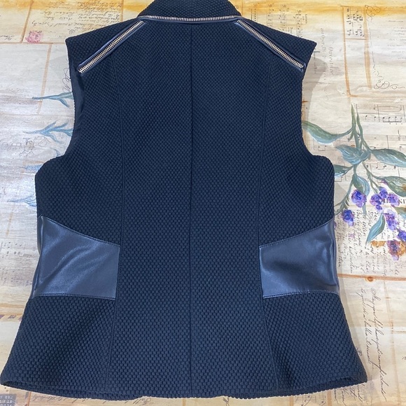 BEBE Black faux leather  Zipper Vest Size 2 - Picture 2 of 8